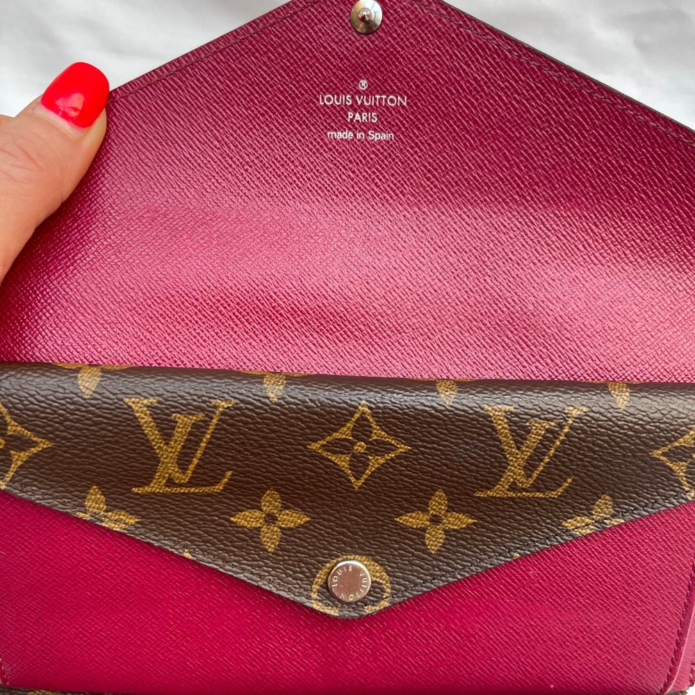 Auc LV Portefeuille Marie Lou Monogram Epi Leather Long Trifold Wallet on Chain - Picture 5 of 13
